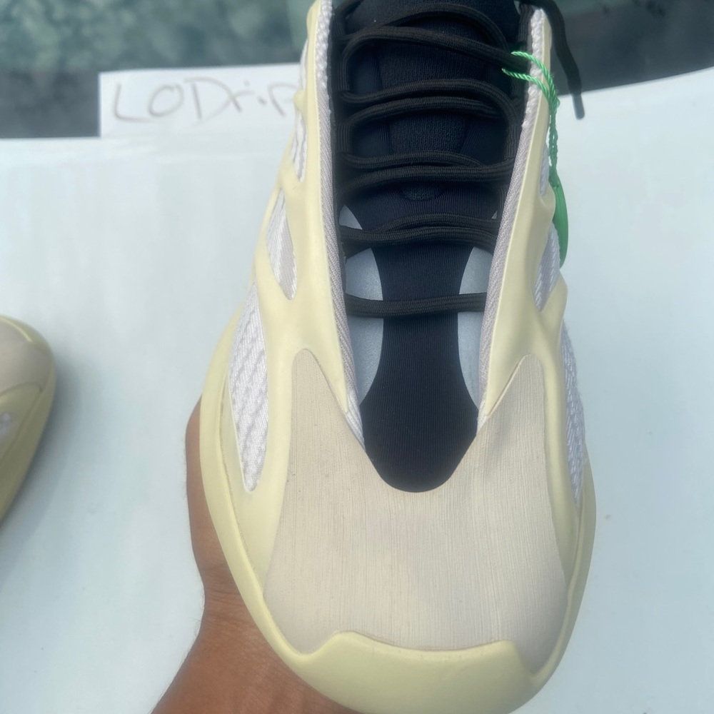 Yeezy 700 v3 Azael